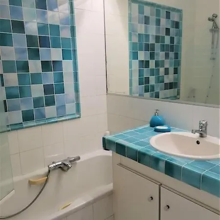 Apartment Mas De La Mer, 5mn Plage, Piscine Saint Aygulf